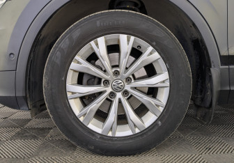 Подержанный автомобиль Volkswagen Tiguan 2018 года (12 фото)