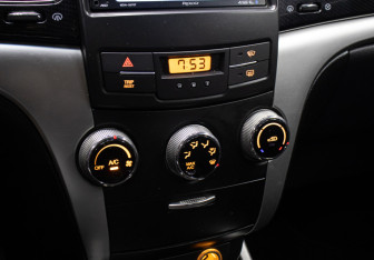 Подержанный автомобиль SsangYong Actyon 2013 года (18 фото)