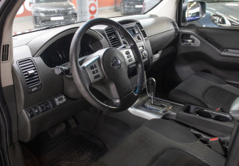 Подержанный автомобиль Nissan Pathfinder 2012 года (18 фото)