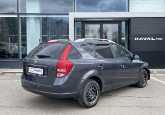 Подержанный автомобиль Kia Ceed Wagon 2011 года (5 фото)