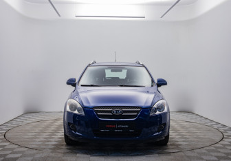 Подержанный автомобиль Kia Ceed Wagon 2009 года (2 фото)