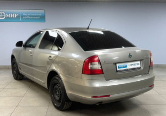 Подержанный автомобиль Skoda Octavia Liftback 2013 года (7 фото)