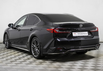 Подержанный автомобиль Toyota Camry Sedan 2024 года (7 фото)