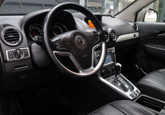 Подержанный автомобиль Opel Antara 2014 года (13 фото)
