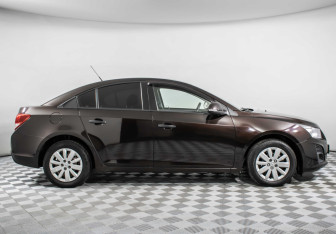 Подержанный автомобиль Chevrolet Cruze Sedan 2014 года (4 фото)