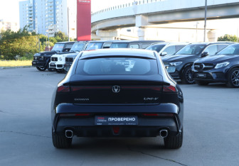 Подержанный автомобиль Changan UNI-V 2024 года (6 фото)