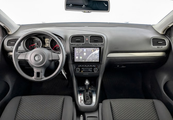 Подержанный автомобиль Volkswagen Golf Hatchback 2012 года (14 фото)