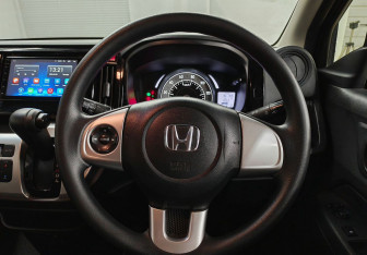 Подержанный автомобиль Honda N-WGN 2016 года (11 фото)