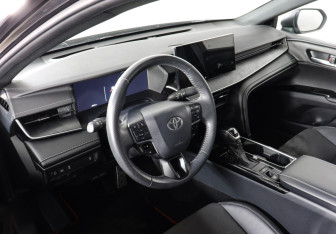 Подержанный автомобиль Toyota Camry Sedan 2024 года (9 фото)