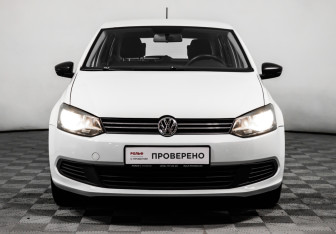 Подержанный автомобиль Volkswagen Polo Hatchback 2010 года (2 фото)