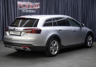 Подержанный автомобиль Opel Insignia Wagon 2014 года (5 фото)