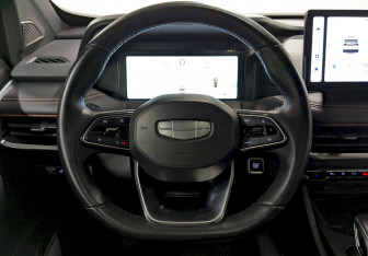 Подержанный автомобиль Geely Okavango 2024 года (29 фото)