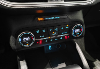 Подержанный автомобиль Ford Focus Wagon 2018 года (13 фото)