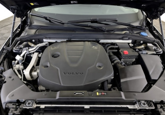 Подержанный автомобиль Volvo V60 2020 года (9 фото)