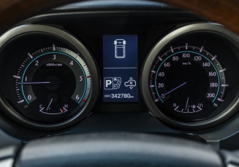 Подержанный автомобиль Toyota Land Cruiser Prado 2011 года (11 фото)
