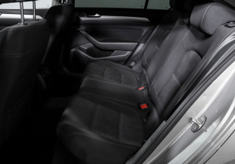 Подержанный автомобиль Volkswagen Passat Sedan 2017 года (10 фото)