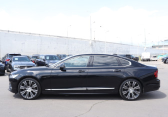 Подержанный автомобиль Volvo S90 2021 года (8 фото)