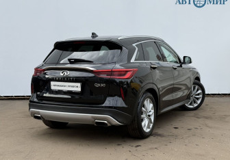 Подержанный автомобиль Infiniti QX50 2018 года (5 фото)