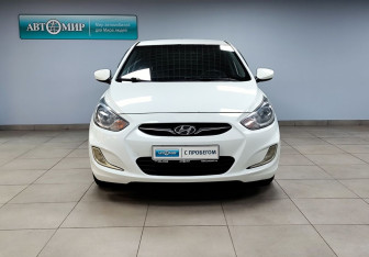 Подержанный автомобиль Hyundai Solaris Sedan 2013 года (2 фото)