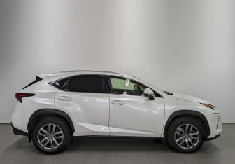 Подержанный автомобиль Lexus NX 2018 года (4 фото)