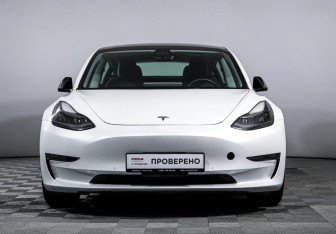 Подержанный автомобиль Tesla Model 3 2021 года (2 фото)