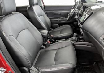 Подержанный автомобиль Mitsubishi ASX 2014 года (24 фото)