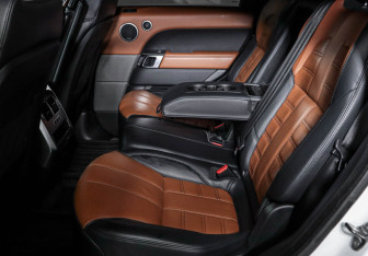 Подержанный автомобиль Land Rover Range Rover Sport 2013 года (10 фото)
