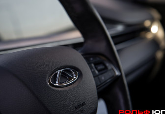 Подержанный автомобиль Geely Okavango 2024 года (15 фото)