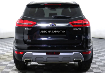 Подержанный автомобиль Geely Atlas 2021 года (4 фото)