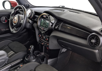 Подержанный автомобиль MINI Hatch 2020 года (13 фото)