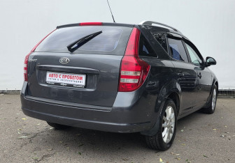 Подержанный автомобиль Kia Ceed Wagon 2008 года (5 фото)