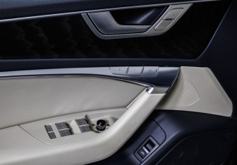 Подержанный автомобиль Audi A6 Sedan 2021 года (15 фото)