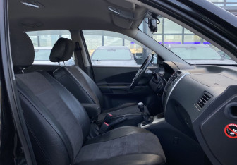 Подержанный автомобиль Hyundai Tucson 2008 года (19 фото)