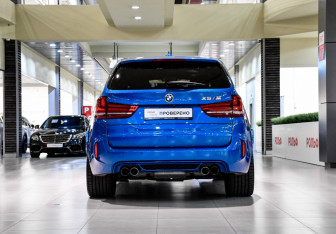 Подержанный автомобиль BMW X5 M 2016 года (5 фото)
