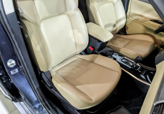 Подержанный автомобиль Mitsubishi Outlander 2020 года (24 фото)