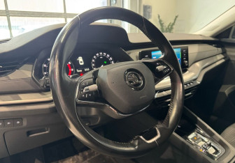 Подержанный автомобиль Skoda Octavia Liftback 2020 года (12 фото)
