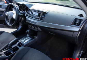 Подержанный автомобиль Mitsubishi Lancer Sedan 2014 года (6 фото)