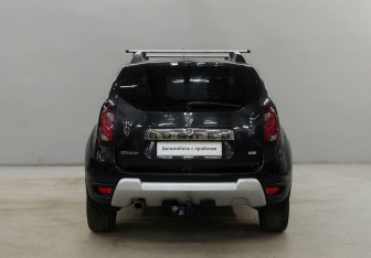 Подержанный автомобиль Renault Duster 2017 года (6 фото)
