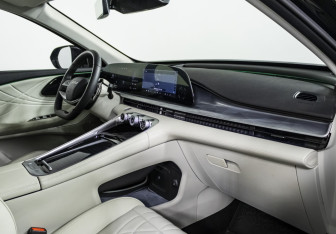 Подержанный автомобиль Exeed RX 2024 года (9 фото)