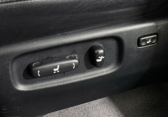 Подержанный автомобиль Toyota Land Cruiser Suv 2013 года (17 фото)