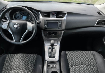 Подержанный автомобиль Nissan Tiida Hatchback 2015 года (12 фото)