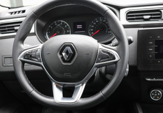 Подержанный автомобиль Renault Arkana 2020 года (17 фото)