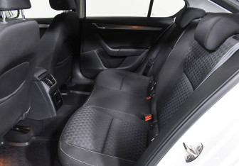 Подержанный автомобиль Skoda Octavia Liftback 2018 года (13 фото)