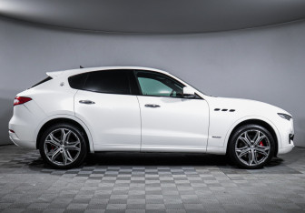 Подержанный автомобиль Maserati Levante 2018 года (4 фото)