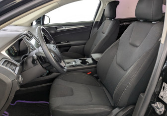 Подержанный автомобиль Ford Mondeo Sedan 2017 года (20 фото)