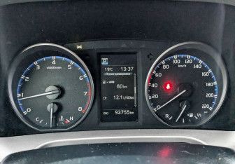 Подержанный автомобиль Toyota RAV4 2017 года (16 фото)