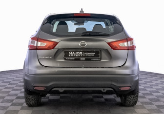 Подержанный автомобиль Nissan Qashqai 2018 года (6 фото)