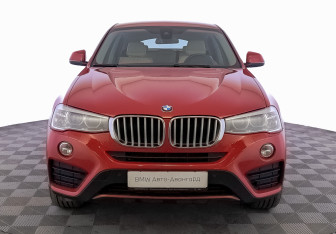 Подержанный автомобиль BMW X4 2018 года (2 фото)