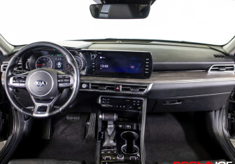 Подержанный автомобиль Kia K5 2020 года (12 фото)