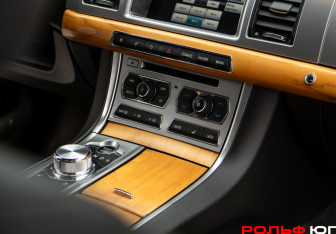 Подержанный автомобиль Jaguar XF Sedan 2014 года (14 фото)